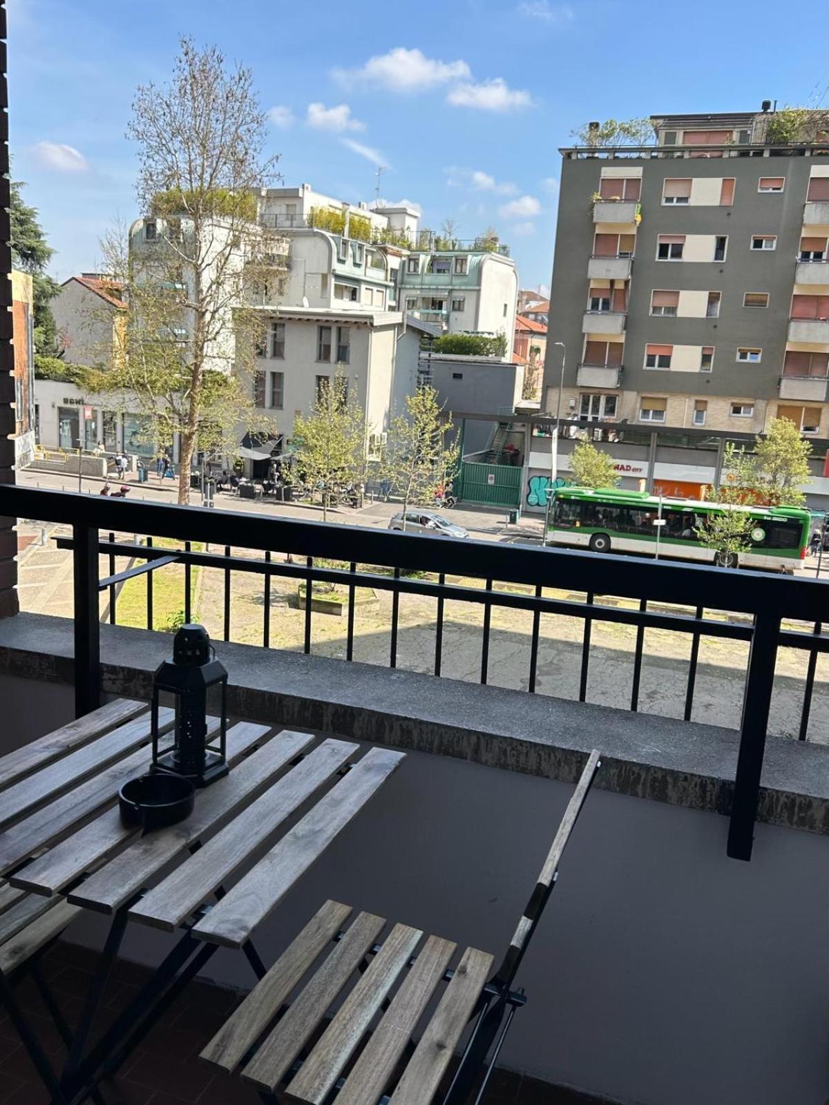Modern Apartments Mm3 Afforifn Only 15 Min From Duomo Milano Eksteriør billede